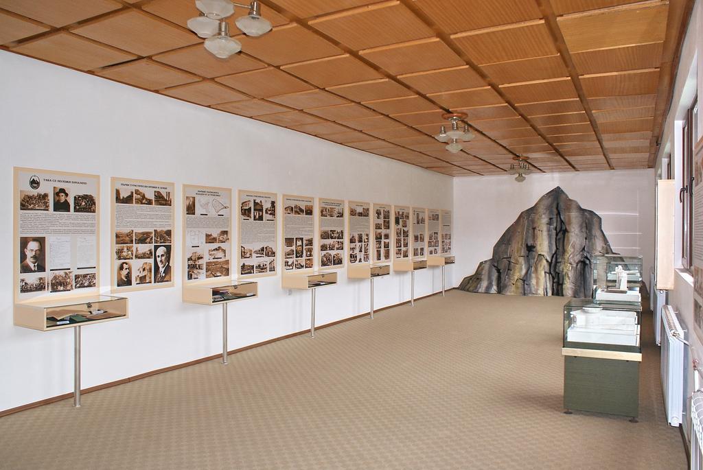 Отель Tourist Center Momina Krepost Велико-Тырново Экстерьер фото