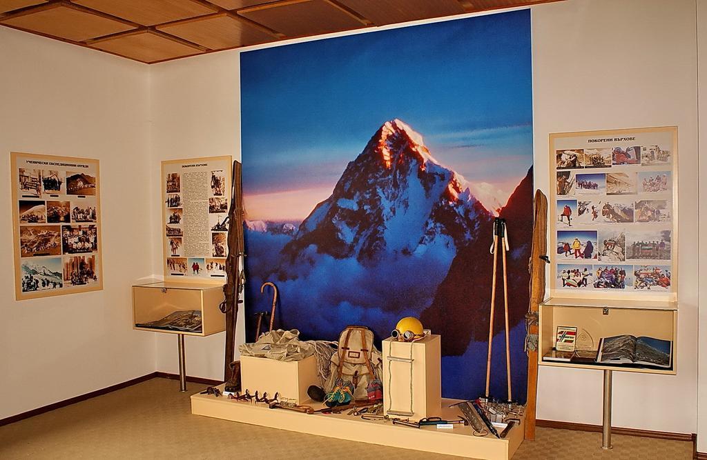 Отель Tourist Center Momina Krepost Велико-Тырново Экстерьер фото