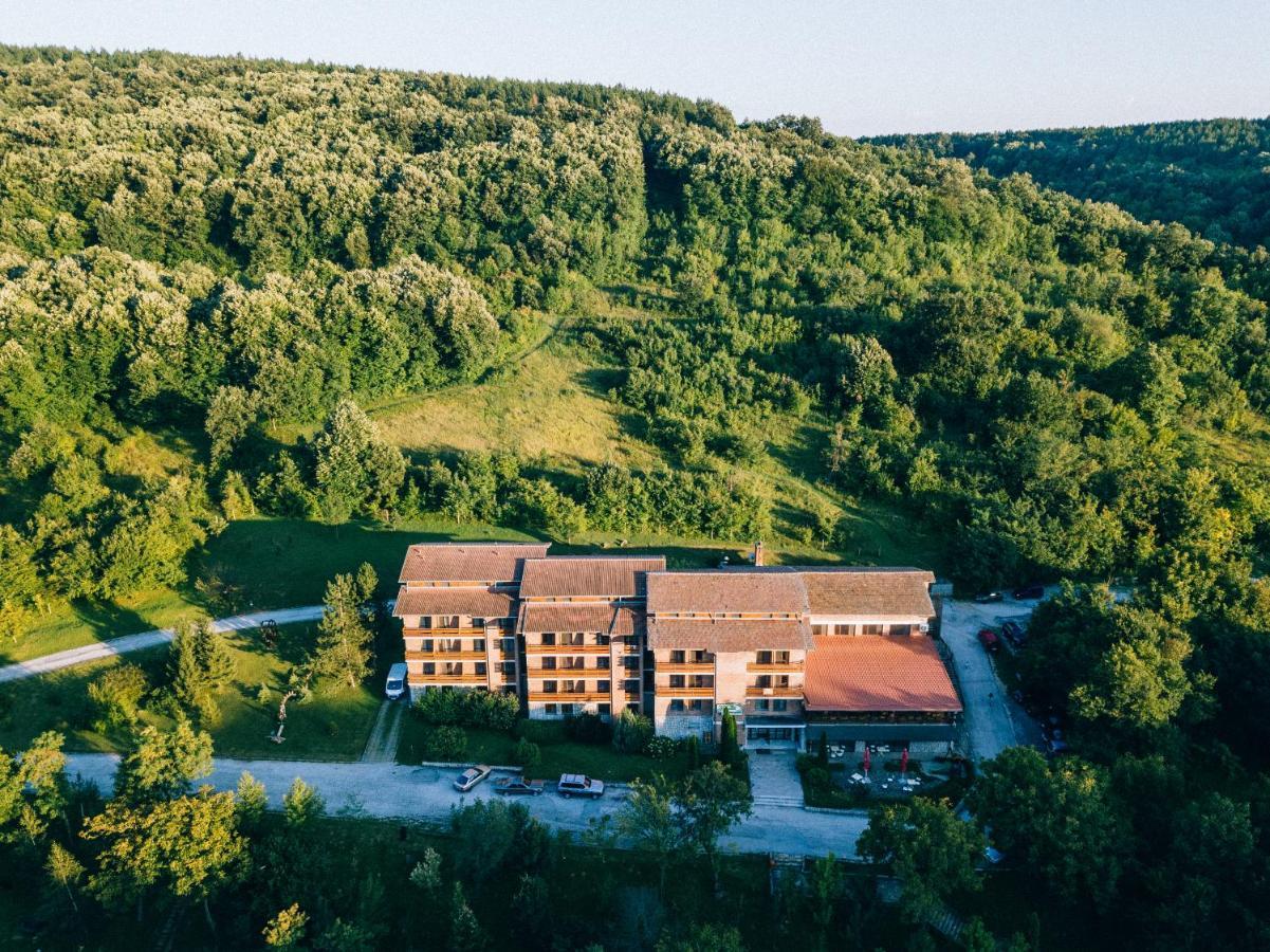 Отель Tourist Center Momina Krepost Велико-Тырново Экстерьер фото